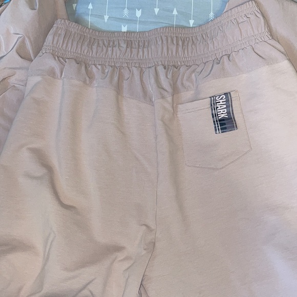 LIKE NEW GYMSHARK JOGGERS - Picture 5 of 5